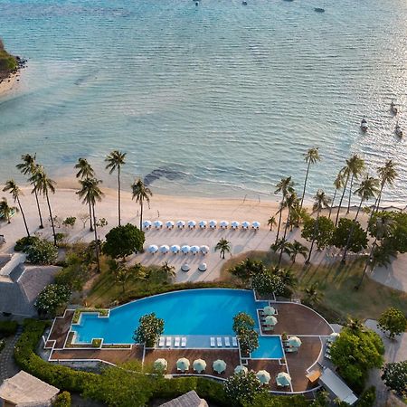 Saii Phi Phi Island Village Esterno foto Aerial view of the beach at the resort