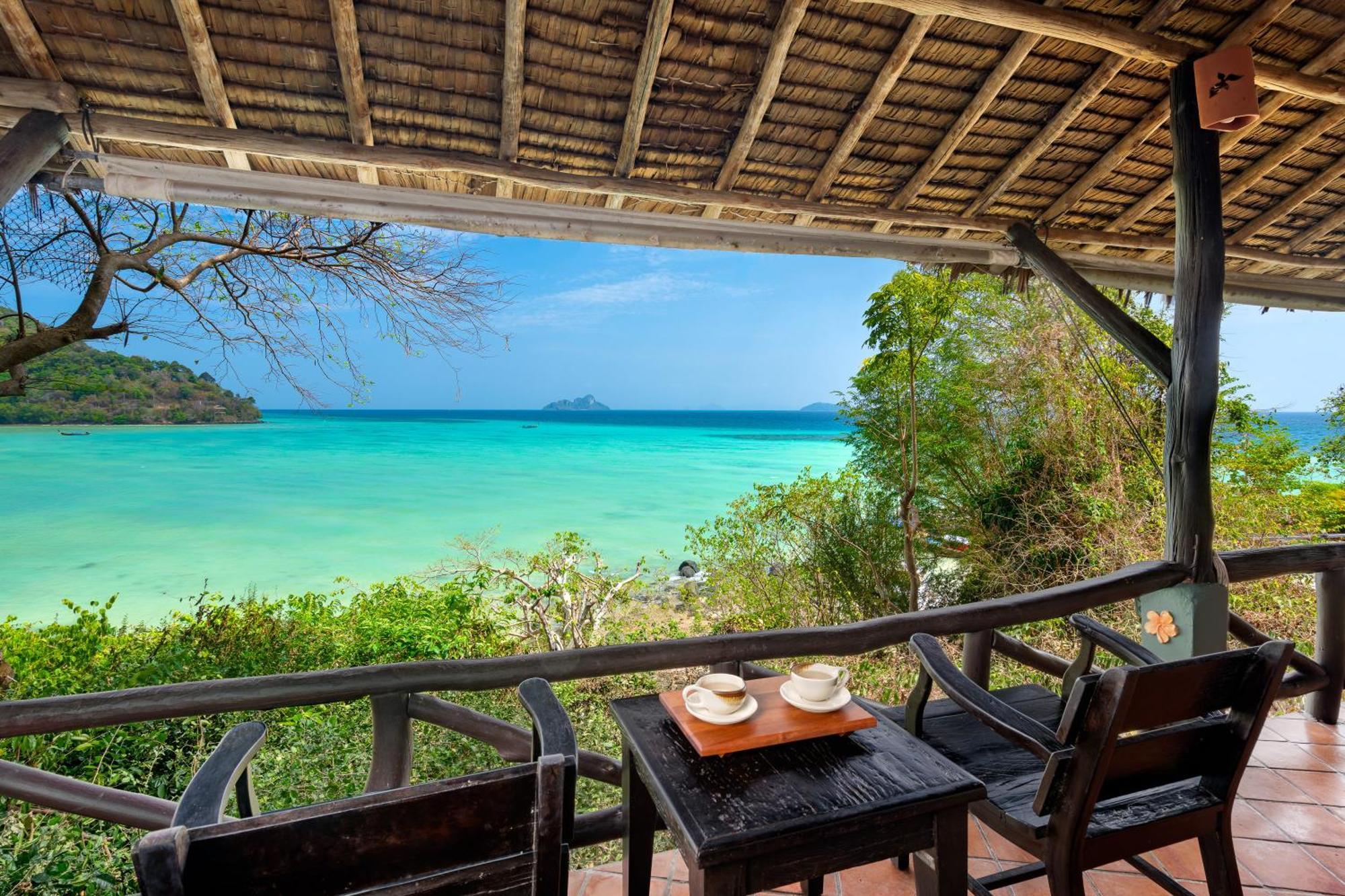 Saii Phi Phi Island Village Esterno foto View from the resort