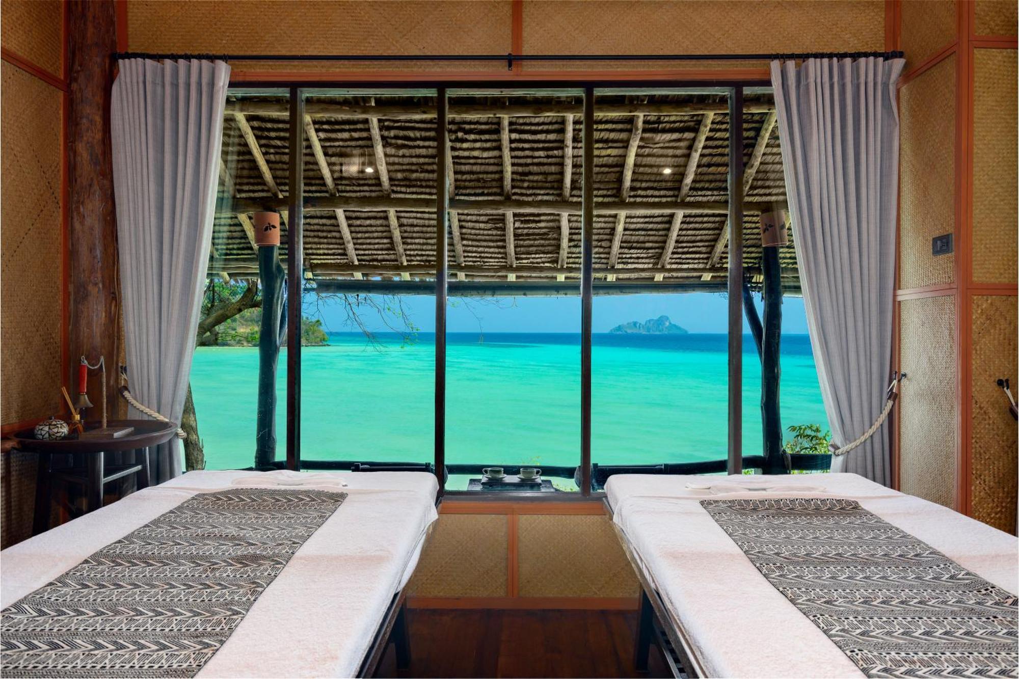 Saii Phi Phi Island Village Esterno foto A room at the resort