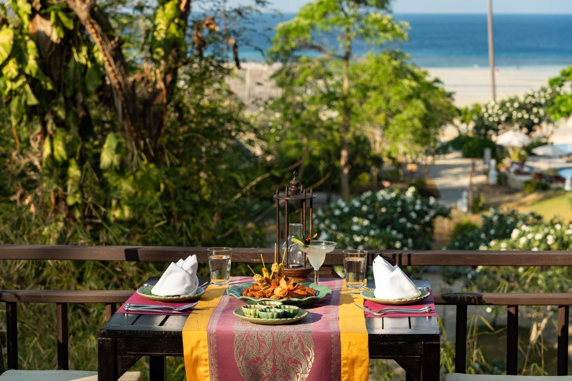 Saii Phi Phi Island Village Esterno foto Thai cuisine