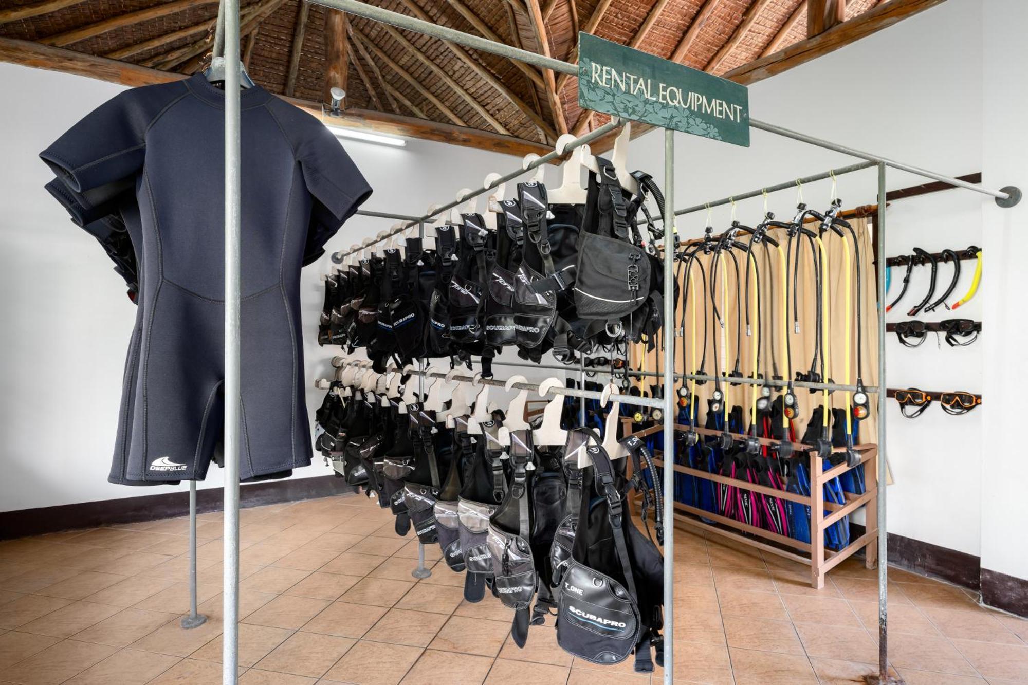 Saii Phi Phi Island Village Esterno foto Rental equipment