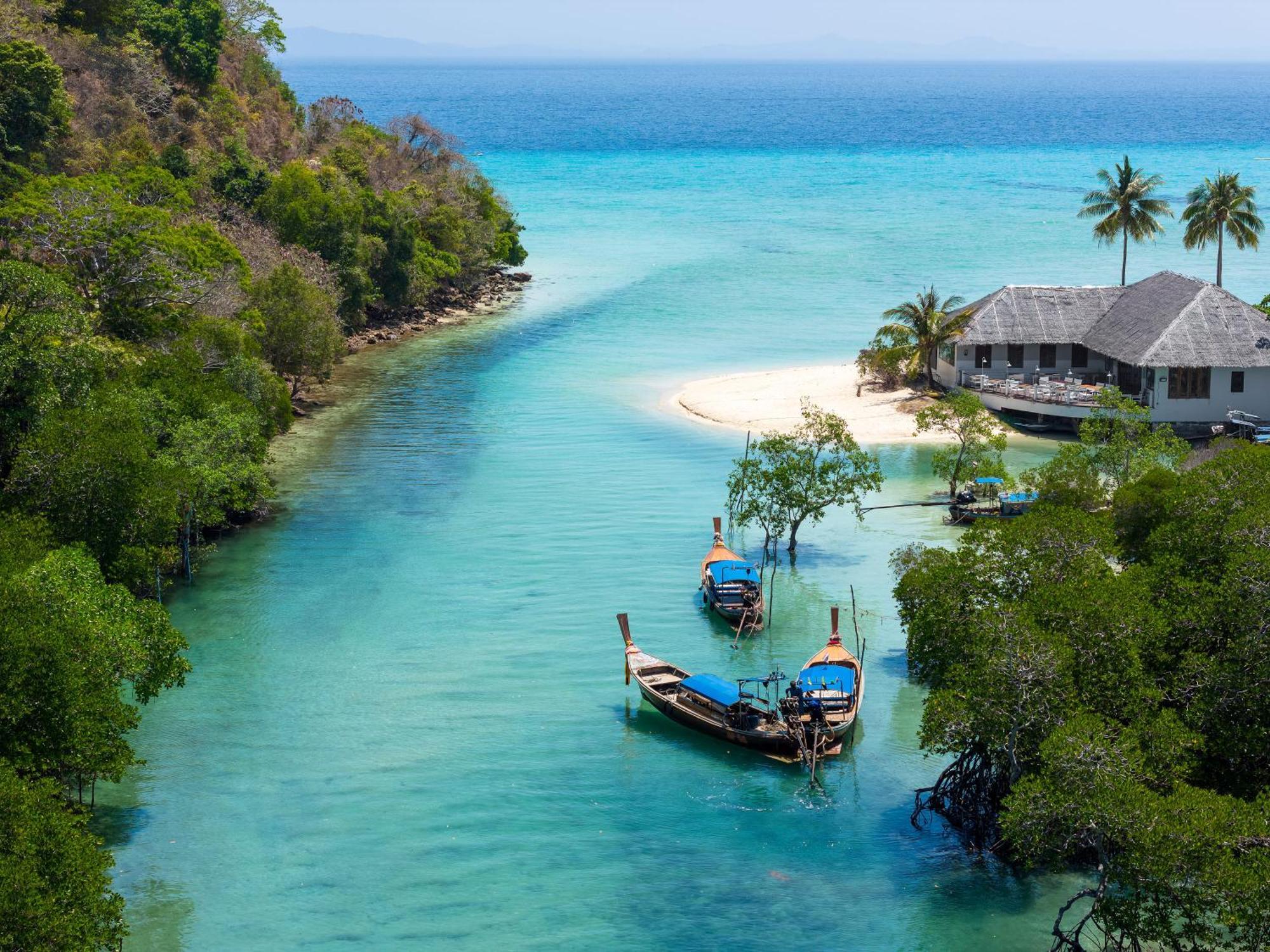 Saii Phi Phi Island Village Esterno foto View of the resort